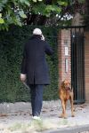 Amsterdam 12 oktober 2007
Edwin de Roy v Zuydewijn met zijn hond en gsm in Amsterdam.