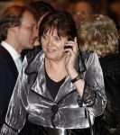 Amsterdam 1 februari 2008
Koningin Beatrix (70jaar) en Prinses Margriet (65 jaar) vieren hun verjaardag in Carre. Ella Vogelaar met gsm