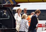 Faro 5 mei 2008
John de Mol jr en zijn vriendin Els met de ouders van John op vliegveld Faro.
John de Mol sr hand in hand met zijn vrouw.
Peter Smulders bv
