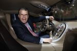 Amsterdam 5 april 2009
Emile Ratelband in Bugatti Vayron van 2.4 miljoen euro op de auto rai.
Peter Smulders bv