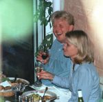 Den Haag , 22 augustus 1998
Emily Bremers samen met Prins Willem Alexander dinerend
in een Haags restaurant.