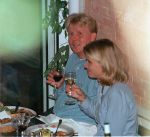 Den Haag , 22 augustus 1998
Emily Bremers samen met Prins Willem Alexander dinerend
in een Haags restaurant.