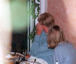 Den Haag , 22 augustus 1998
Emily Bremers samen met Prins Willem Alexander dinerend
in een Haags restaurant.