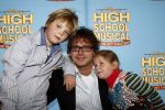 Tilburg 25 januari 2009
Premiere High school musical in schouwburg Tilburg. Guus Meeuwis met kinderen
Peter Smulders bv