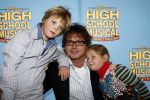 Tilburg 25 januari 2009
Premiere High school musical in schouwburg Tilburg. Guus Meeuwis met kinderen
Peter Smulders bv