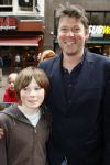 Amsterdam 5 april 2009
Premiere mijn vader is detective in Tuschinski. Eric v t Hoff met zoon
Peter Smulders bv