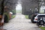Nigtevecht 16 maart 2008
De auto van Wendy v Dijk e Erland Galjaard staan zondag ochtend nog steeds voor het huis van Wendy v Dijk.
Peter Smulders bv