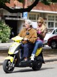 Amsterdam 18 mei 2008
Leco v Zadelhoff viert zijn 40e verjaardag met zijn vrienden in het hilton en ze maken een scooter rally door Amsterdam
Estelle Gullit