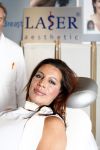 Rotterdam 6 mei 2009
Vrouwen Ladies beurs in Rotterdam. Esther Oosterbeek laat Botox inspuiten op de stand van Erwin kettman
Peter Smulders bv