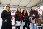 Amsterdam 31 januari 2009
Fajah Lourens Lieke v Lexmond en Renate Verbaan doen mee aan race met de nieuwe Toyota iq op de parkeerplaats bij het Okura. Fiona Hering presenteert het geheel
Peter Smulders bv