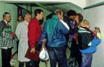 Milaan, 5 November 1989
Na afloop van de wedstrijd AC Milaan-Juventus ontmoet Frank Rijkaard zijn vriendin ( terwijl hij op dat moment nog getrouwd was met Carmen Rijkaard ), Monique Olgers ( Monique Rijkaard )
De eerste foto die publiekelijk is gemaakt van het stel.
Tweede van links: Apolonius Konijnberg ( zijn toenmalige manager )