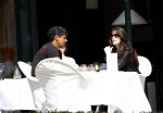 Amsterdam 13 april 2009
Frank Rijkaard met zijn nieuwe vriendin Stephanie Fransen. Ze vertrekken bij zijn nieuwe huis en gaan lunchen bij het Hilton hotel.
Peter Smulders bv