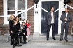 Edam 4 april 2008
Frank de Boer opent samen met zijn vrouw Helen een wwonwinkel in Edam. Zijn 3 kinderen zijn er natuurlijk ook bij.
Peter Smulders bv