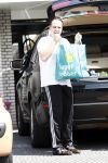 Fijnaart 9 mei 2009
Frans Bauer voor de 4 e keer vader geworden van een zoon. Voor zijn huis staat een grote opblaasbare pop in de vorm van een baby.
Peter Smulders bv