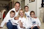 Fijnaart 11 mei 20-09
Frans en Mariska bauer met hun lasatste aanwinst Lucas. Ook Christiaan Frans en Jan waren natuurlijk aanwezig.
Peter Smulders bv