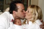 Fijnaart 11 mei 20-09
Frans en Mariska bauer met hun lasatste aanwinst Lucas. Ook Christiaan Frans en Jan waren natuurlijk aanwezig.
Peter Smulders bv