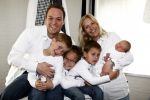 Fijnaart 11 mei 20-09
Frans en Mariska bauer met hun lasatste aanwinst Lucas. Ook Christiaan Frans en Jan waren natuurlijk aanwezig.
Peter Smulders bv