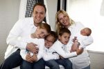 Fijnaart 11 mei 20-09
Frans en Mariska bauer met hun lasatste aanwinst Lucas. Ook Christiaan Frans en Jan waren natuurlijk aanwezig.
Peter Smulders bv