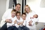 Fijnaart 11 mei 20-09
Frans en Mariska bauer met hun lasatste aanwinst Lucas. Ook Christiaan Frans en Jan waren natuurlijk aanwezig.
Peter Smulders bv