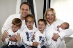 Fijnaart 11 mei 20-09
Frans en Mariska bauer met hun lasatste aanwinst Lucas. Ook Christiaan Frans en Jan waren natuurlijk aanwezig.
Peter Smulders bv