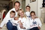 Fijnaart 11 mei 20-09
Frans en Mariska bauer met hun lasatste aanwinst Lucas. Ook Christiaan Frans en Jan waren natuurlijk aanwezig.
Peter Smulders bv