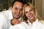 Fijnaart 11 mei 20-09
Frans en Mariska bauer met hun lasatste aanwinst Lucas. Ook Christiaan Frans en Jan waren natuurlijk aanwezig.
Peter Smulders bv