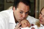 Fijnaart 11 mei 20-09
Frans en Mariska bauer met hun lasatste aanwinst Lucas. Ook Christiaan Frans en Jan waren natuurlijk aanwezig.
Peter Smulders bv