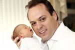 Fijnaart 11 mei 20-09
Frans en Mariska bauer met hun lasatste aanwinst Lucas. Ook Christiaan Frans en Jan waren natuurlijk aanwezig.
Peter Smulders bv