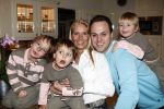 Fijnaart14 februari 2008
Frans en Mariska Bauer gaan op valentijnsdag in ondertrouw. Frans jr Christiaan en Jan met een taart
Peter Smulders bv