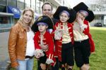 Rotterdam 22 maart 2009
Frans Bauer en Mariska hoog zwanger en hun kinderen Christian Frans en Jan bij de premiere van Piet Piraat.
Peter Smulders bv