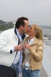 Oosterbeek, 24 April 2008
Frans Bauer komt samen met zijn a.s. vrouw Mariska Bauer aan met de helicopter.
Zij zijn gelandt op de huwelijksboot de 