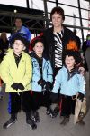 Rotterdam 25 november 2007
Mariska Bauer met zoons Frans Christian  Jan en schoonmoeder bij het feest van sinterklaas in ahoy.