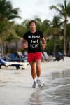 Curacao 2 januari 2009
Gerard Joling hard aan het lopen op Curacao. Hij loopt elke dag 10 km om fit te blijven.
Peter Smulders bv