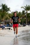 Curacao 2 januari 2009
Gerard Joling hard aan het lopen op Curacao. Hij loopt elke dag 10 km om fit te blijven.
Peter Smulders bv