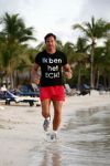 Curacao 2 januari 2009
Gerard Joling hard aan het lopen op Curacao. Hij loopt elke dag 10 km om fit te blijven.
Peter Smulders bv