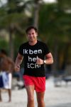 Curacao 2 januari 2009
Gerard Joling hard aan het lopen op Curacao. Hij loopt elke dag 10 km om fit te blijven.
Peter Smulders bv