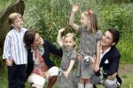Apeldoorn 30 mei 2008
Prins Maurits Prinses Marilene en hun kinderen Prinses Anna Prins Lucas en Prinses Felicia  tijdens fotoshoot vanwege 10 jarig huwelijk in de apenheul.