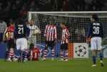 Eindhoven, 12 December 2007
Champions League wedstrijd PSV-Internationale Milan, eindstand 0-1 Seizoen 2007/2008
Gomes en rood voor Edsion Mendez