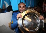 Arnhem, 20 April 2008 Kompetitiewedstrijd Vitesse-PSV, eindstand 0-1 Seizoen 2007/2008
PSV Landskampioen 
Doelman Huerelho Gomes samen met de kampioensschaal