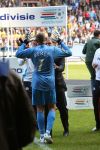 Arnhem, 20 April 2008 Kompetitiewedstrijd Vitesse-PSV, eindstand 0-1 Seizoen 2007/2008
PSV Landskampioen 
Een emotionele doelman Huerelho Gomes samen met Stan Valckx en Jan Formanoy