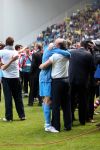 Arnhem, 20 April 2008 Kompetitiewedstrijd Vitesse-PSV, eindstand 0-1 Seizoen 2007/2008
PSV Landskampioen 
Een emotionele doelman Huerelho Gomes samen met Mart v d Heuvel