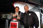 Schiphol Oost 2 november 2007
Gordon bij presentatie radio 538 met Jan Willem Bruggenwirth  en Kimberly Berkt en ......