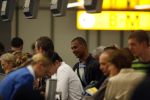 Schiphol 5 juli 2007
Gordon met zijn nieuwe vriend Edwin  en oa Ruud Gullit Christine Kroonenberg en Marc v d Linden op schiphol. Ze gaan de verjaardag van Gordon vieren op Mykanos.