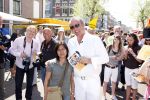 Amsterdam 7 mei 2008
Gordon verkoopt verzekeringen op de albert cuypmarkt en eet daarna een lekker patatje / frietje.
Peter Smulders bv