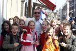 Amsterdam 9 april 2008
Gordon met een vriend en fans op de pc hooftstraat.