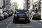 Amsterdam 24 april 2009
Gordon met zijn (ex) vriend Sander op de pc hooftstraat en in zijn bentley cabrio.
Peter Smulders bv