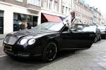 Amsterdam 29 maart 2008
Gordon met zijn bentley cabrio op de pc hooftstraat.
