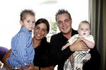 Amsterdam 13 juni 2008
Papa van het jaar verkiezing. Grad Damen met vrouw en kinderen