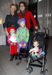 Rotterdam 25 november 2007
Premiere Feest van sinterklaas in ahoy. Guus Meeuwis met zijn vrouw Valerie en drie kinderen