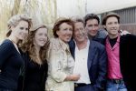 Amsterdam 7 februari 2008
Perspresentatie van sbs 6 net 5 en veronica in de angel studio's. Hans Kazan met zijn vrouw Wendy  en kinderen Renzo Lara Oscar en schoondochter Mara v Olst